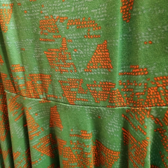 Plus size dress - Picture 4 of 4